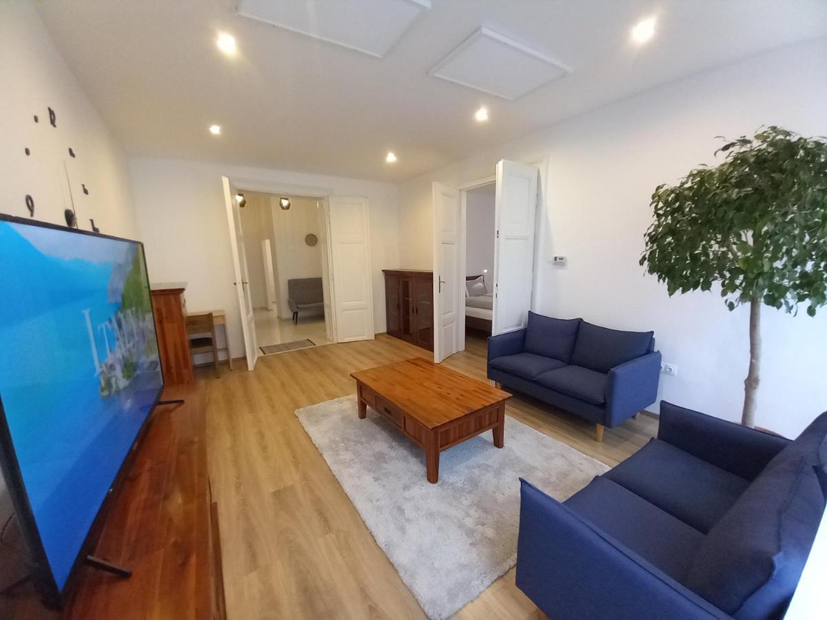 Korvin One Apartman ปาปา ภายนอก รูปภาพ